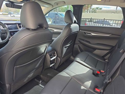 Certified 2023 INFINITI QX50 Luxe image 9