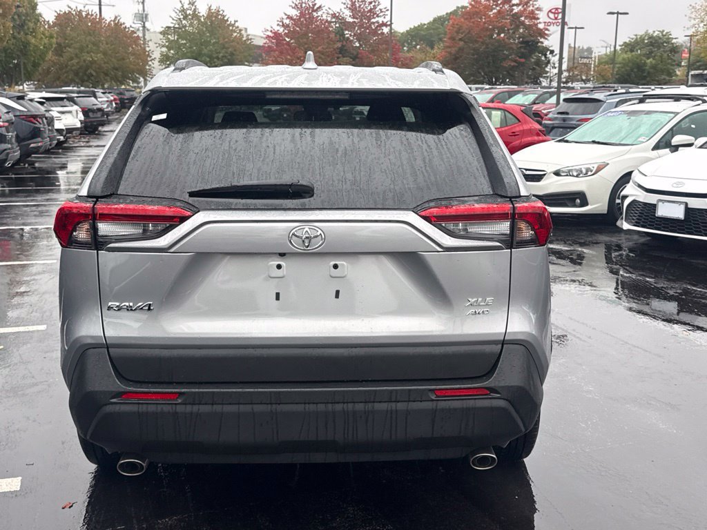 Used 2025 Toyota RAV4 XLE w/ Convenience Package AWD/4WD image 6