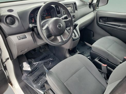 Used 2017 Nissan NV200 S image 16