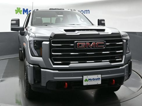 Used 2025 GMC Sierra 2500 AT4 w/ AT4 Premium Plus Package AWD/4WD image 5