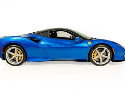 Certified 2022 Ferrari F8 Tributo RWD image 10