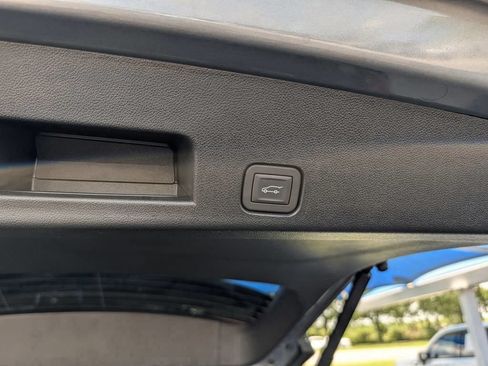 New 2026 GMC Acadia Denali Ultimate w/ LPO, Floor Liner Package AWD/4WD image 41