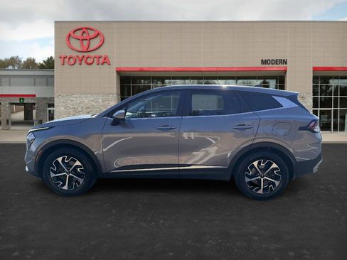 Used 2023 Kia Sportage EX image 7