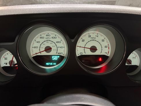 Used 2014 Dodge Challenger R/T RWD image 10