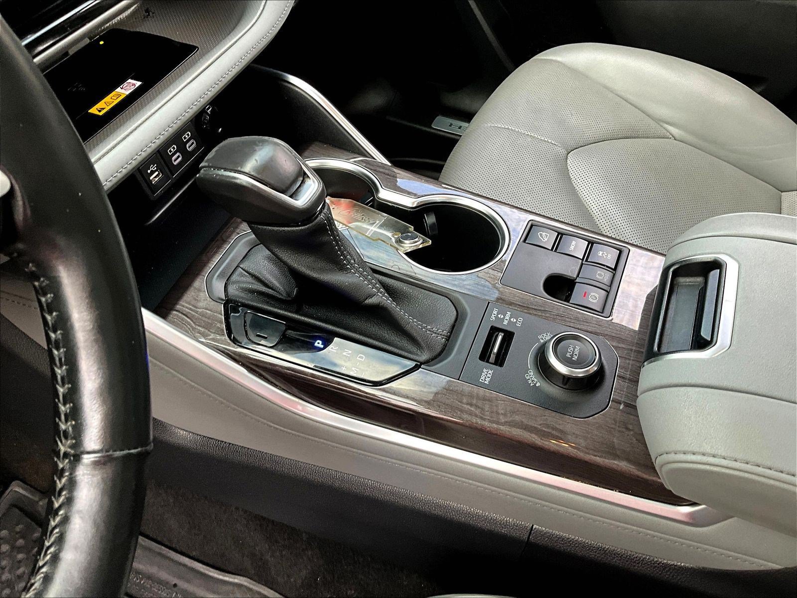 Used 2023 Toyota Highlander Limited AWD/4WD image 18