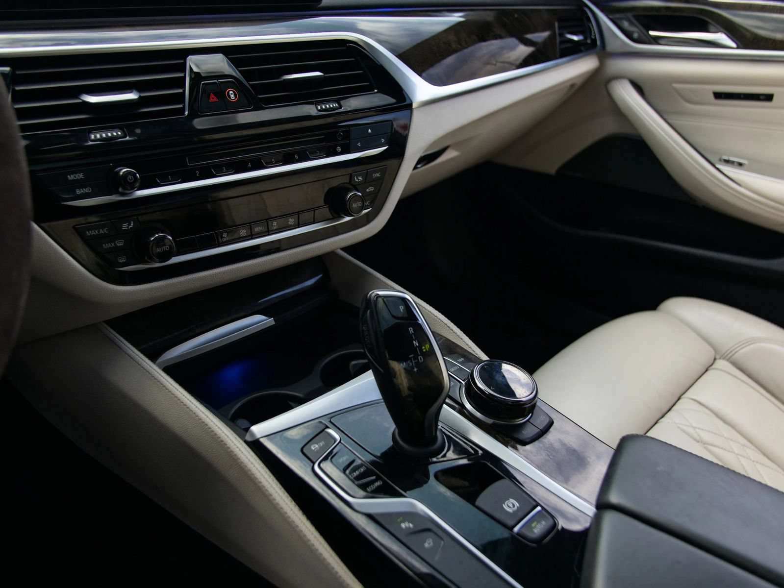 Used 2017 BMW 540i RWD image 28