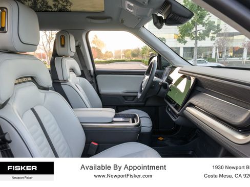 Used 2025 Rivian R1T Adventure image 31