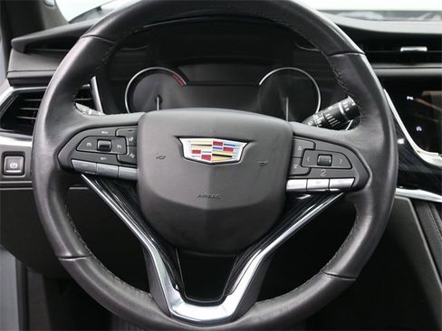 Certified 2025 Cadillac XT6 Premium Luxury image 30