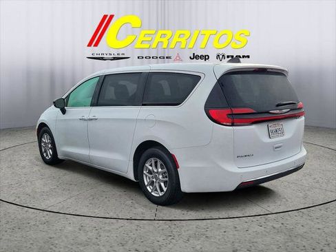 Certified 2024 Chrysler Pacifica Touring-L image 2