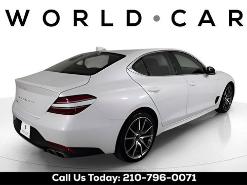 Used 2023 Genesis G70 2.0T image 8