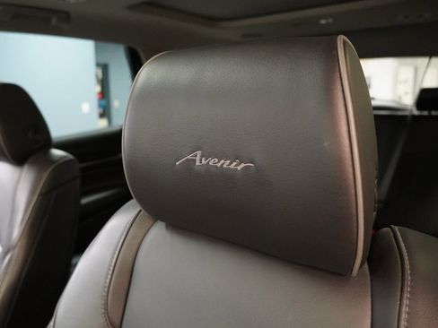 Used 2019 Buick Enclave Avenir w/ Avenir Technology Package image 11