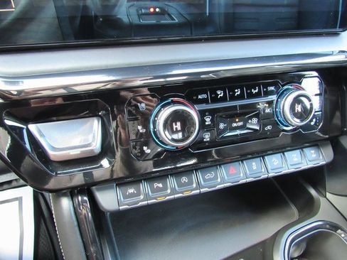 Certified 2022 GMC Sierra 1500 AT4X image 24