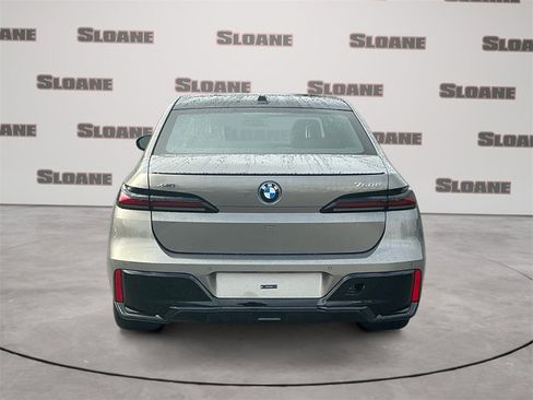 New 2026 BMW 750e xDrive image 4