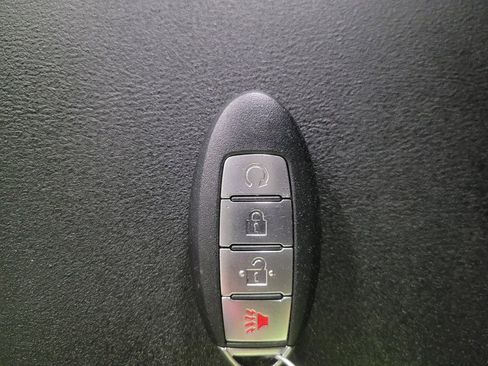 Used 2019 Nissan Pathfinder SL image 32