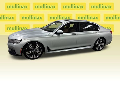 Used 2018 BMW 740i xDrive AWD/4WD image 9