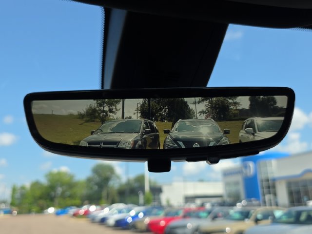 Used 2023 Chevrolet Traverse RS AWD/4WD image 26