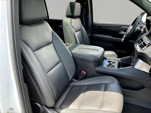 Used 2024 Chevrolet Tahoe Z71 w/ Luxury Package AWD/4WD image 29