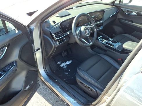 Used 2025 Buick Envision Preferred AWD/4WD image 9