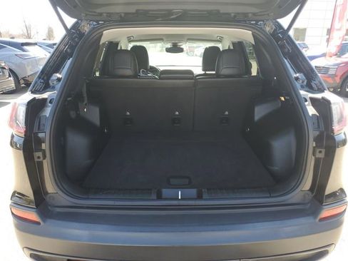 Used 2022 Jeep Cherokee Trailhawk AWD/4WD image 30