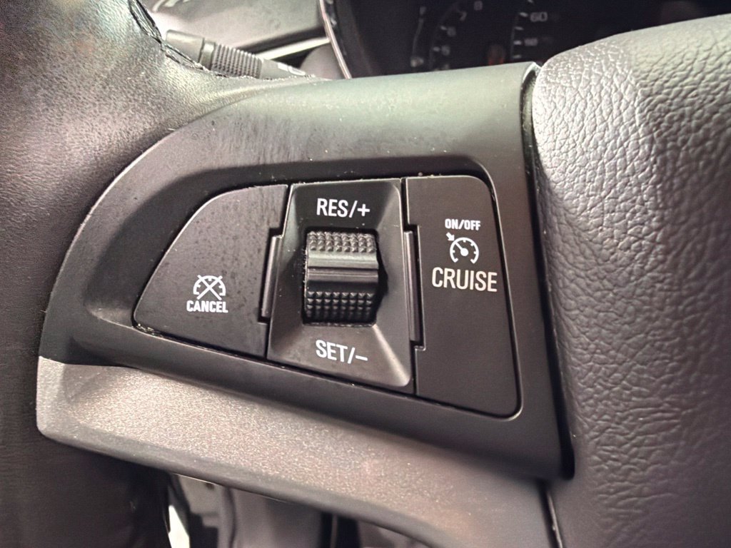 Used 2019 Chevrolet Trax LT w/ LT Convenience Package FWD image 32