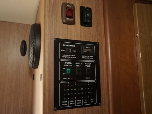 Used 2015 Mercedes-Benz Sprinter 3500 image 40