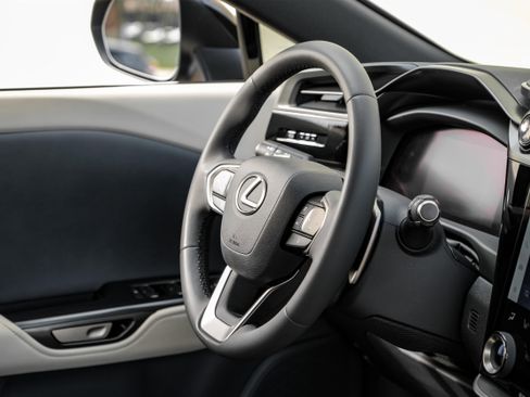 Used 2023 Lexus RZ 450e Premium w/ Technology Package image 13