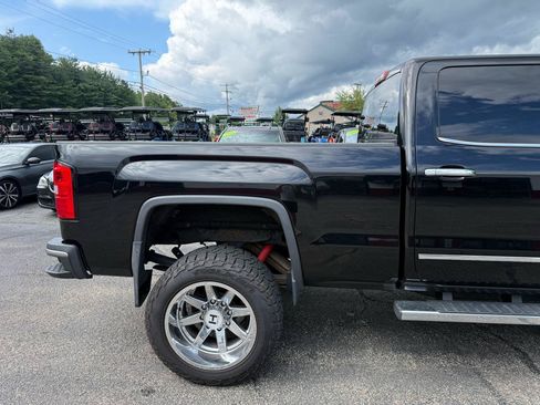 Used 2016 GMC Sierra 2500 SLT w/ Duramax Plus Package AWD/4WD image 12