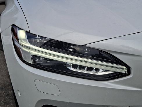 Used 2018 Volvo S90 T6 Inscription image 9