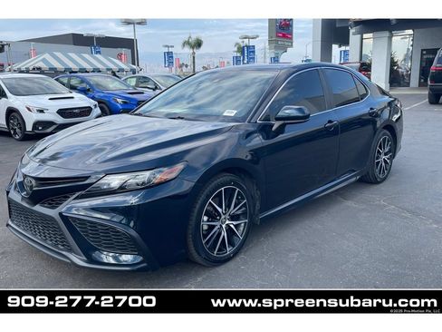 Used 2021 Toyota Camry SE FWD image 1