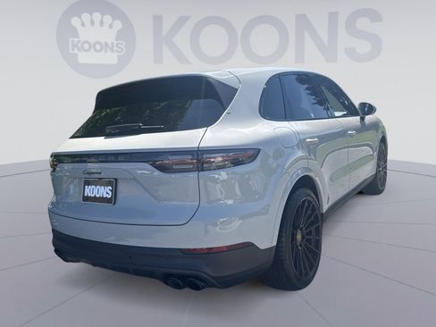 Used 2022 Porsche Cayenne Platinum Edition AWD/4WD image 7