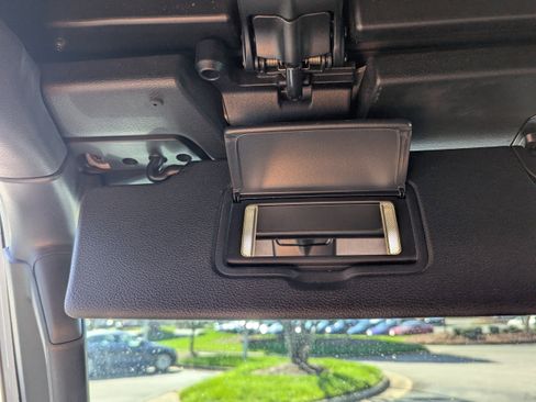 Used 2018 Jeep Wrangler Unlimited Sahara image 25