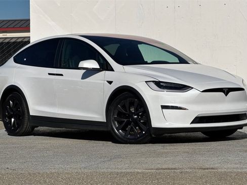Used 2023 Tesla Model X image 2
