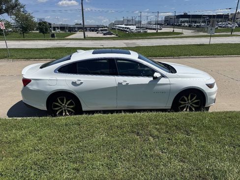 Used 2017 Chevrolet Malibu LT FWD image 6