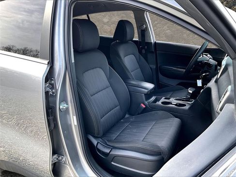 Used 2022 Kia Sportage LX image 7
