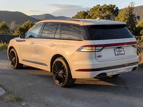 Used 2023 Lincoln Aviator Reserve w/ Equipment Group 201A AWD/4WD image 4
