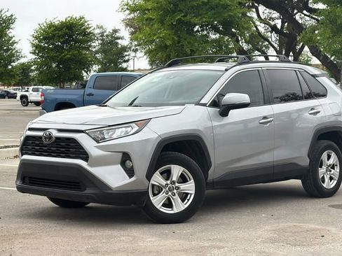 Used 2021 Toyota RAV4 XLE image 42