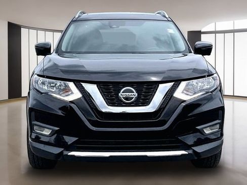 Used 2020 Nissan Rogue SV w/ Sun & Sound Touring Package FWD image 2