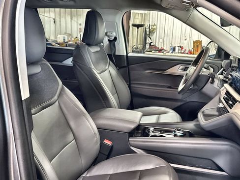 New 2026 Ford Explorer Active w/ Active Comfort Package RWD image 32