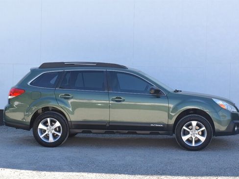 Used 2014 Subaru Outback 2.5i w/ Alloy Wheel Package AWD/4WD image 6