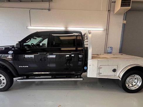 Used 2022 RAM 4500 Tradesman w/ Chrome Appearance Group AWD/4WD image 6