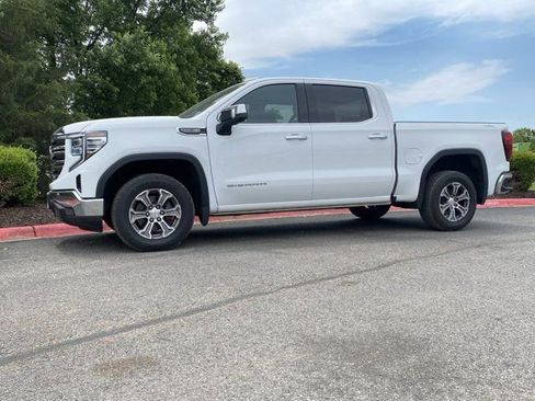 Used 2022 GMC Sierra 1500 SLT AWD/4WD image 14