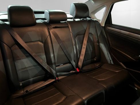 Used 2014 Volkswagen Passat TDI SE image 17