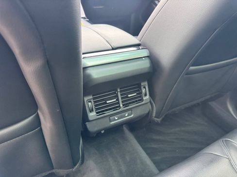 Used 2020 Land Rover Range Rover Evoque SE image 24