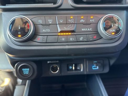 Used 2023 Ford Maverick Lariat w/ Lariat Luxury Package image 32