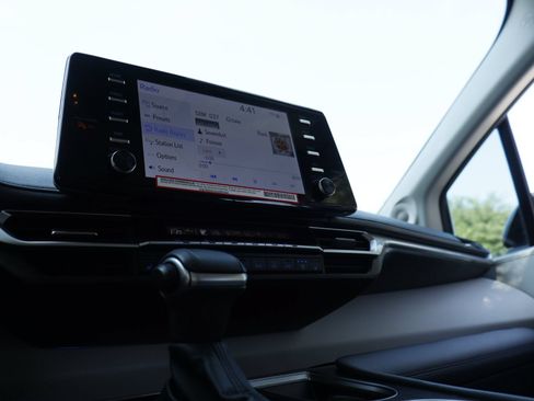 Used 2024 Toyota Sienna Limited AWD/4WD image 15