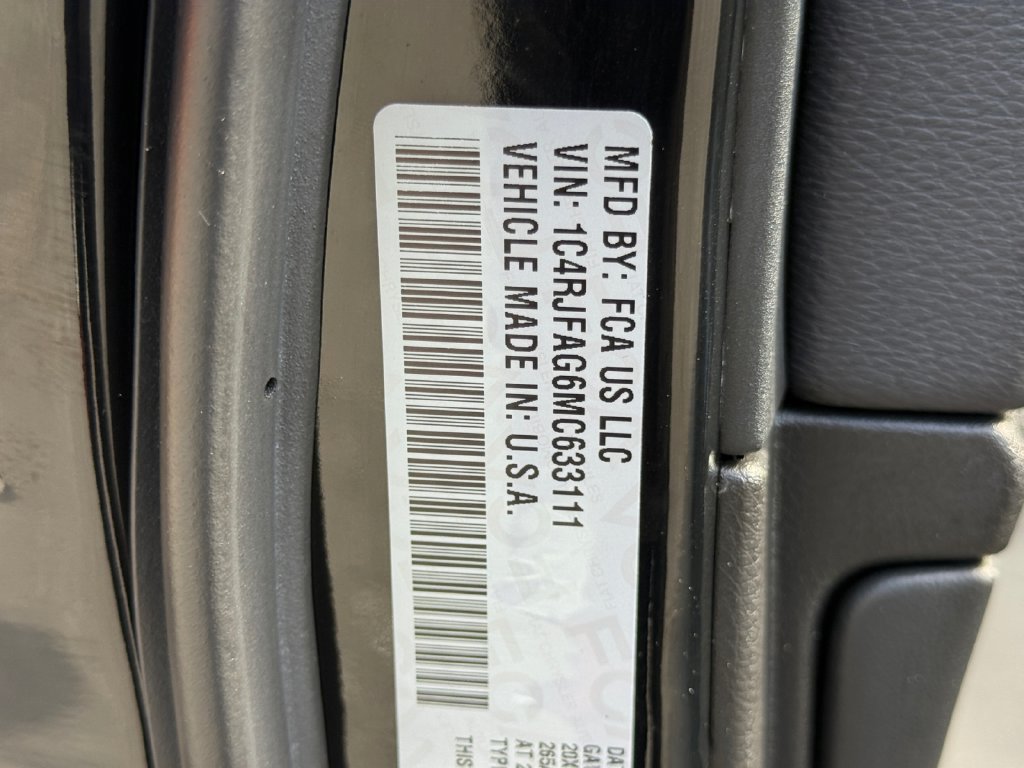 Used 2021 Jeep Grand Cherokee Laredo X AWD/4WD image 29