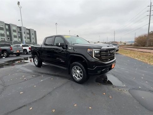 Used 2022 GMC Sierra 1500 AT4 w/ AT4 Premium Package image 2