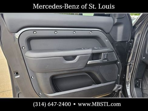 Used 2025 Land Rover Defender 110 V8 AWD/4WD image 22