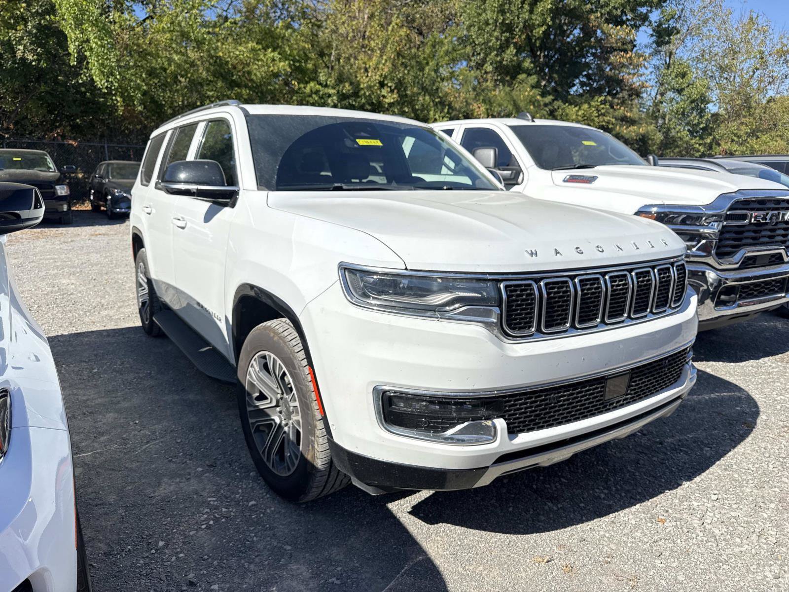 Used 2024 Jeep Wagoneer Series II w/ Flexible Seating Group AWD/4WD image 2