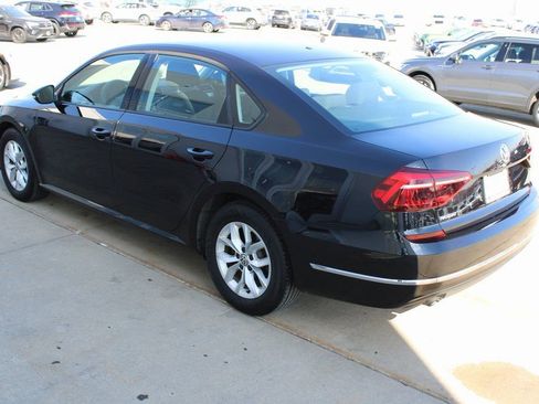 Used 2018 Volkswagen Passat 2.0T S w/ Driver Assistance Package image 4